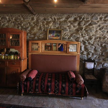 Chateau Bruale Tkhilistskaro Bagian luar foto