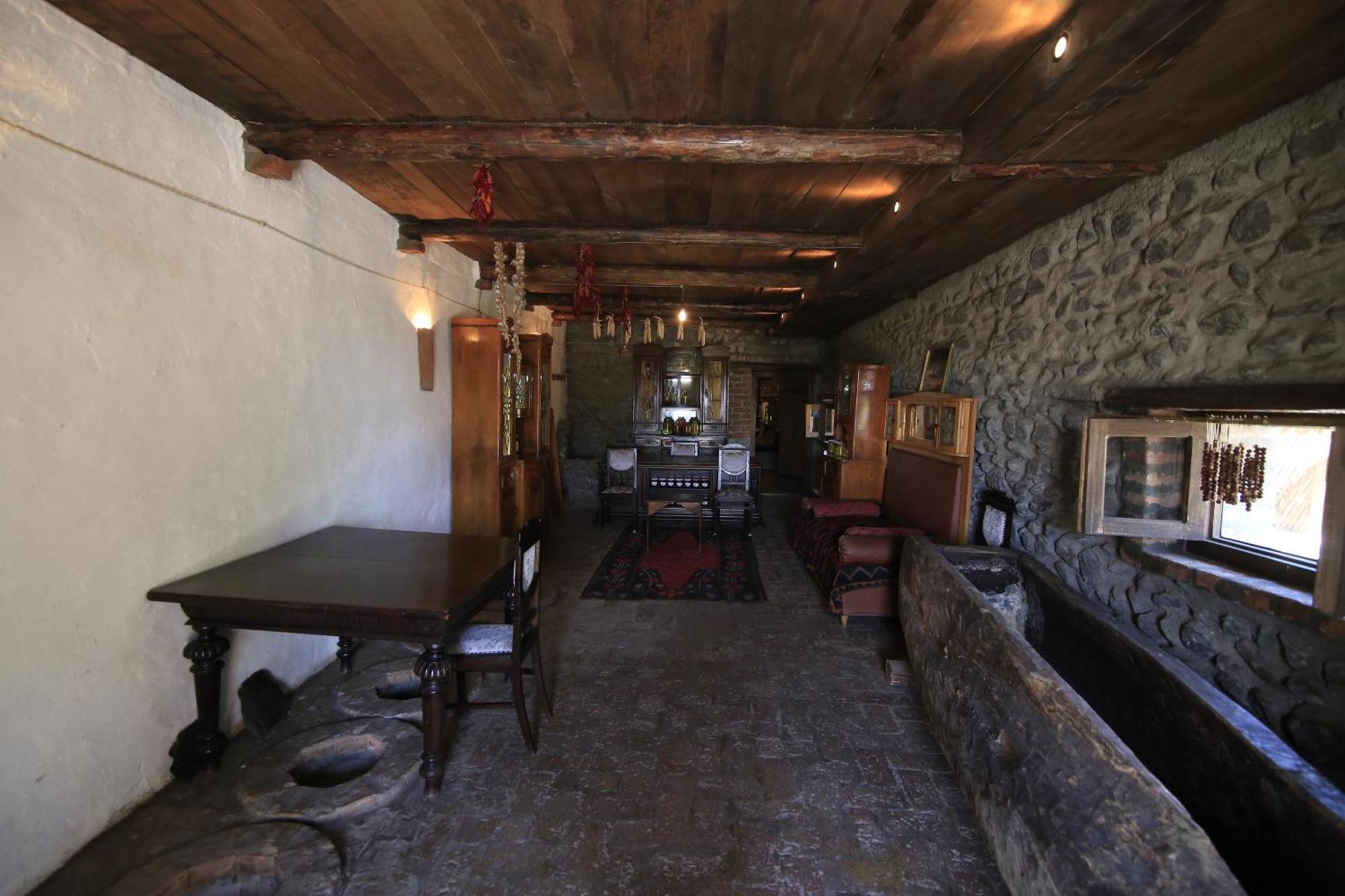 Chateau Bruale Tkhilistskaro Bagian luar foto