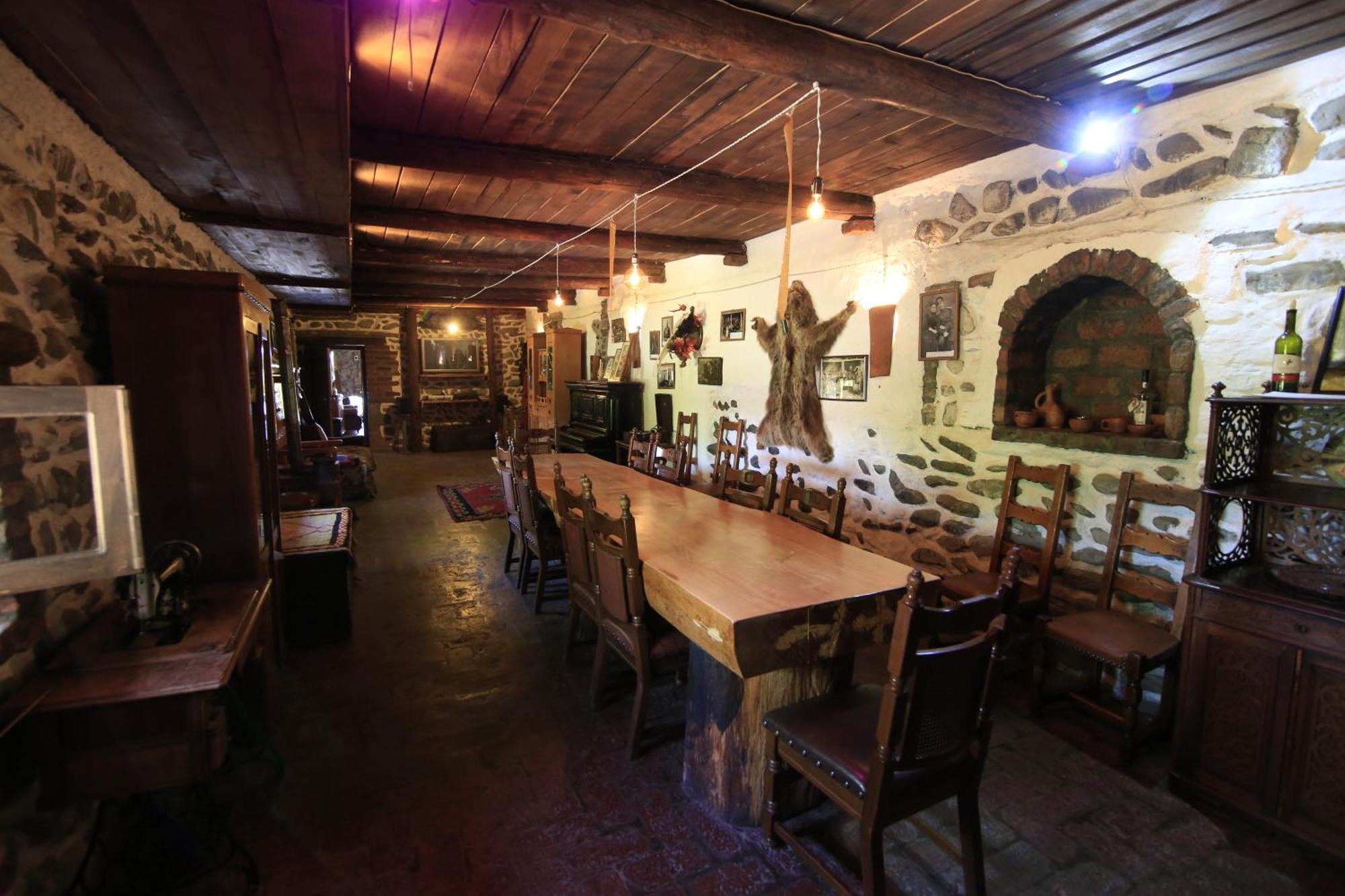 Chateau Bruale Tkhilistskaro Bagian luar foto