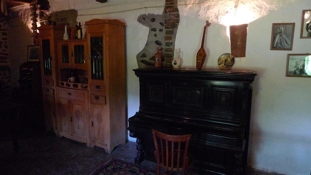 Chateau Bruale Tkhilistskaro Bagian luar foto
