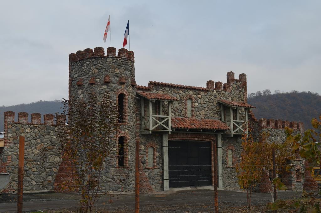 Chateau Bruale Tkhilistskaro Bagian luar foto