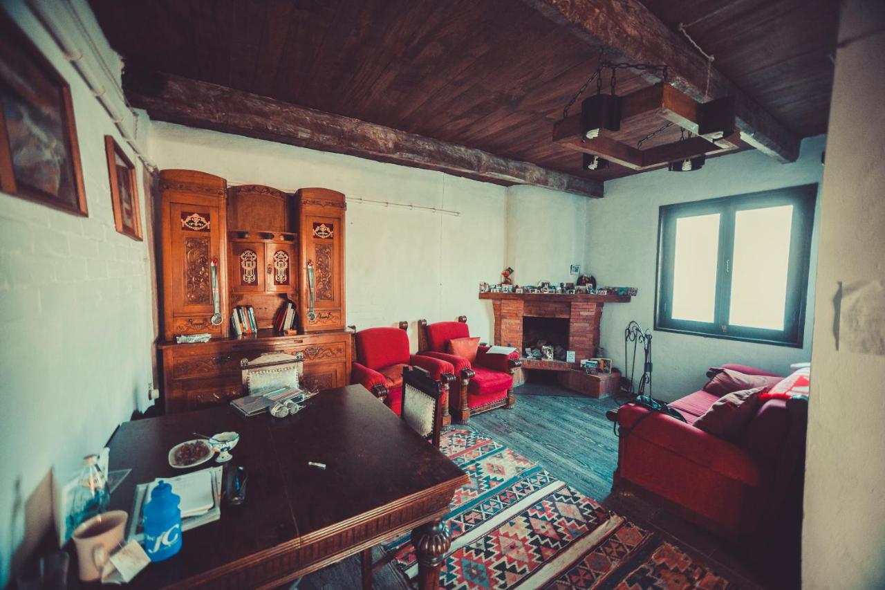 Chateau Bruale Tkhilistskaro Bagian luar foto